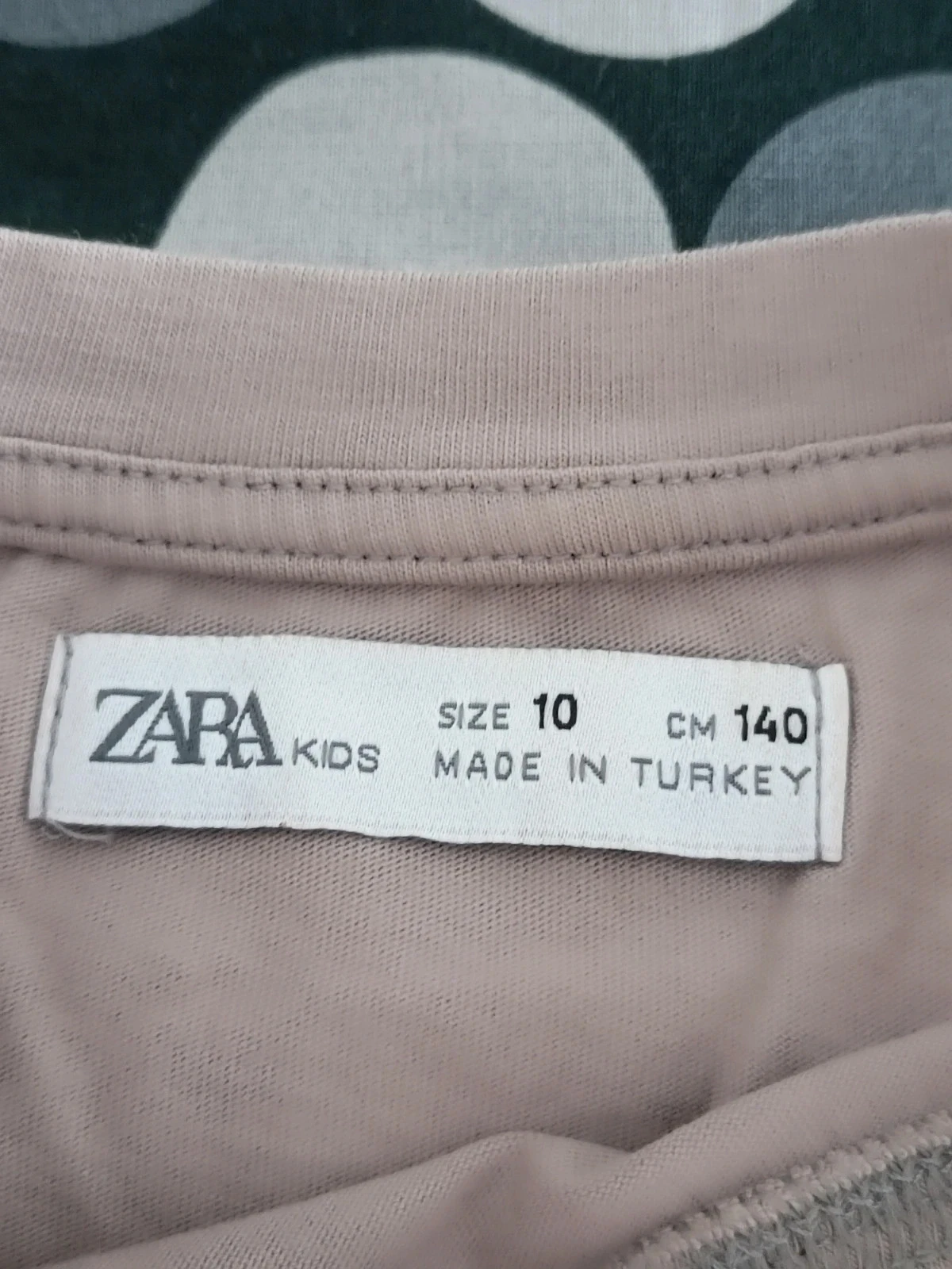 Camiseta infantil con estampado de gato y palomitas de Zara 10 años – photo 5